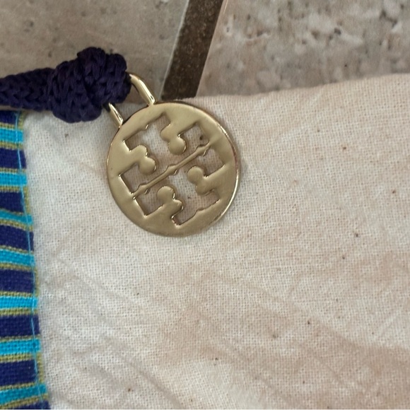 Tory Burch Cream Bag with Blue and Gold Accents - Picture 2 of 5